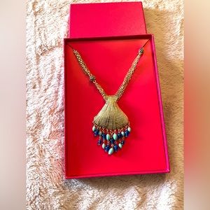 BNWT Lilly Pulitzer Bombshell necklace.